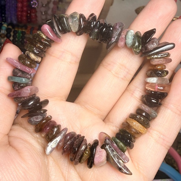 ✨ Chunky Multi-Color Tourmaline Chip Bracelet ✨ - Picture 1 of 4